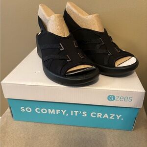 Bzees Black Firefly Open-Toe Sandals